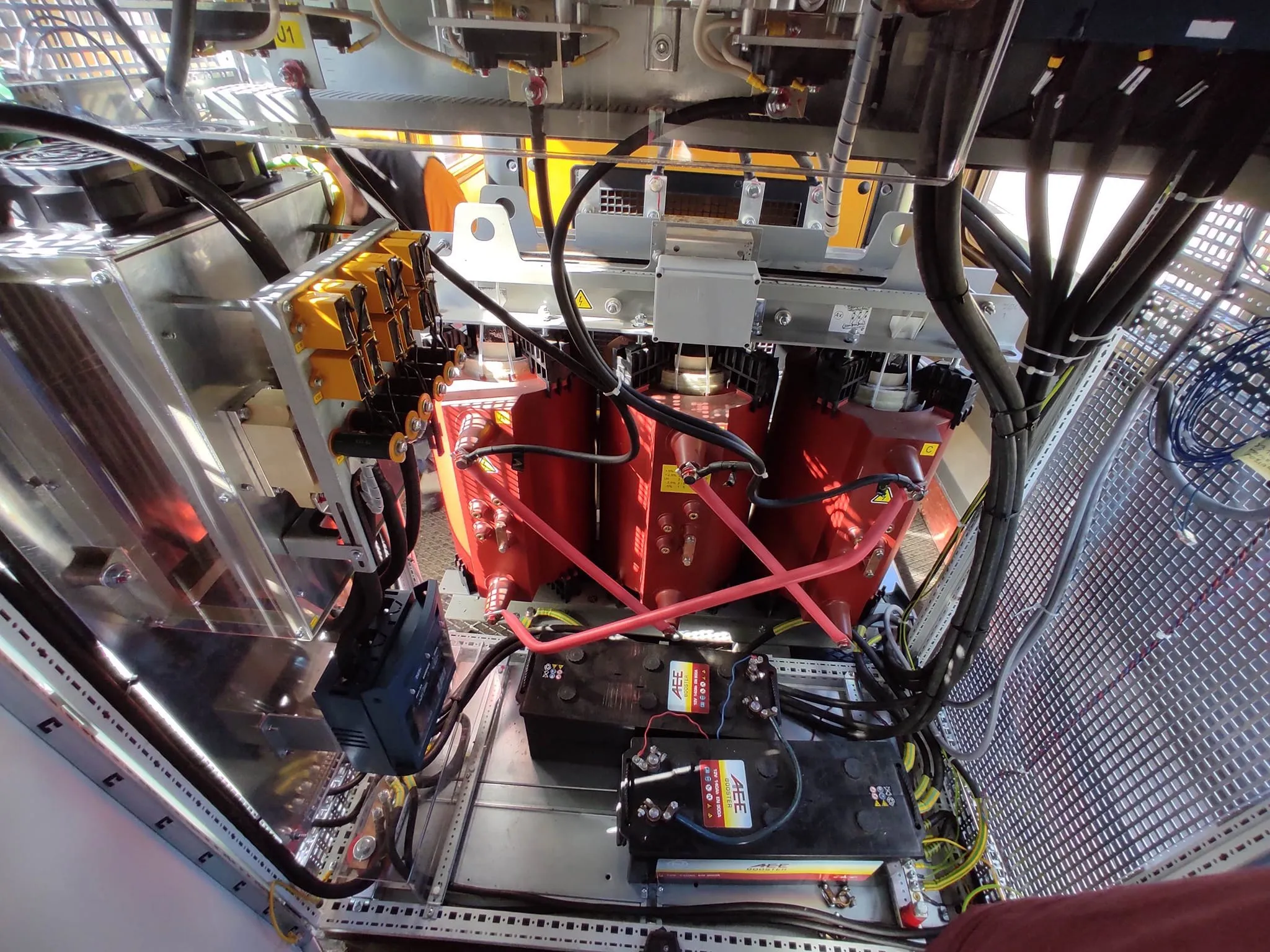 Swiss trams running without overhead wire — 2