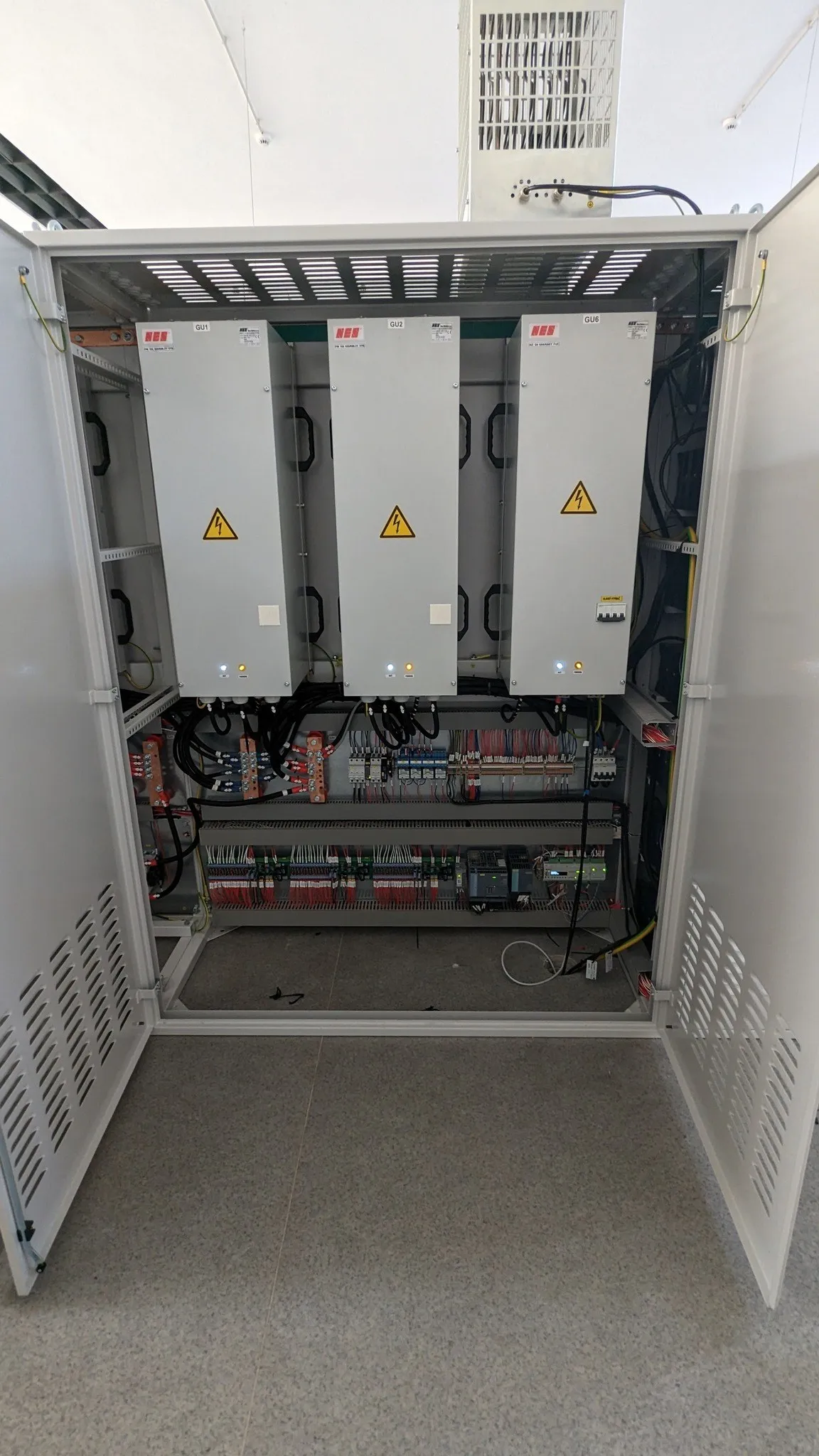 Supercapacitor energy-recovery stations — 2